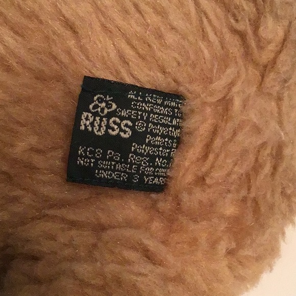 Vintage Russ “Bigelow” Plush Stuffed Bear. - Picture 4 of 5